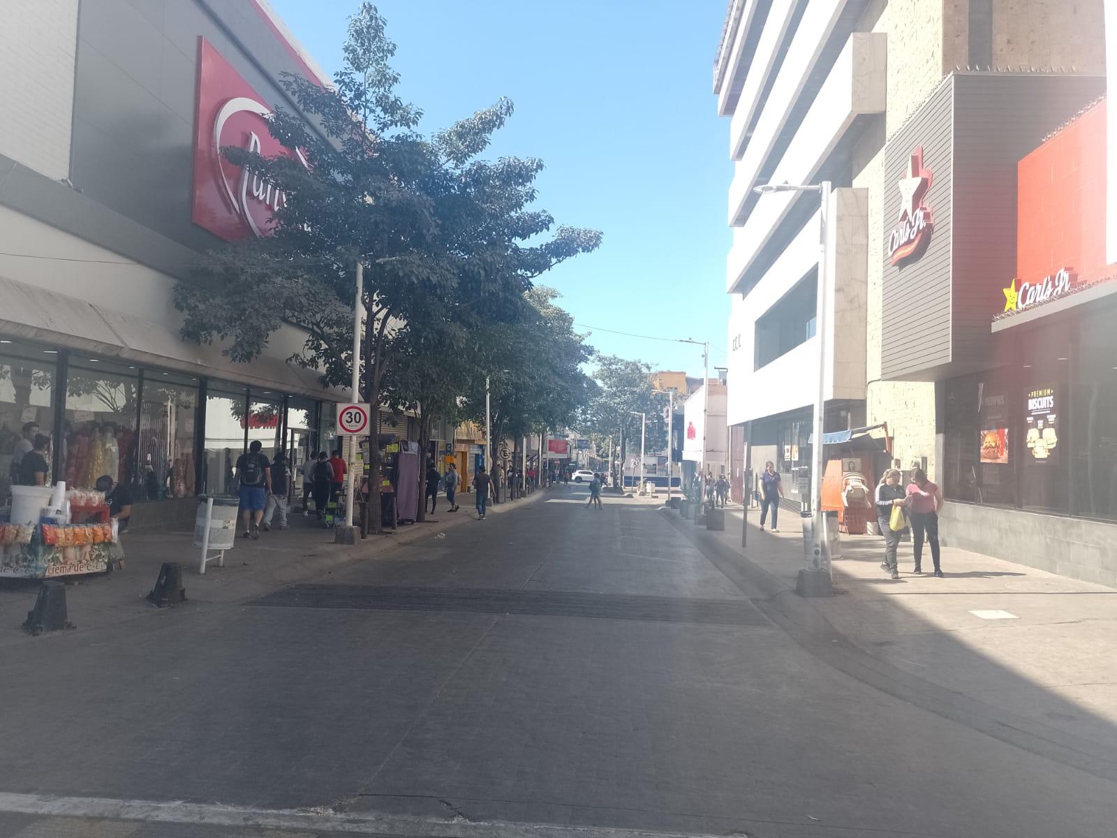 $!Cierran la Obregón por el Maratón de Culiacán y provocan caos vial