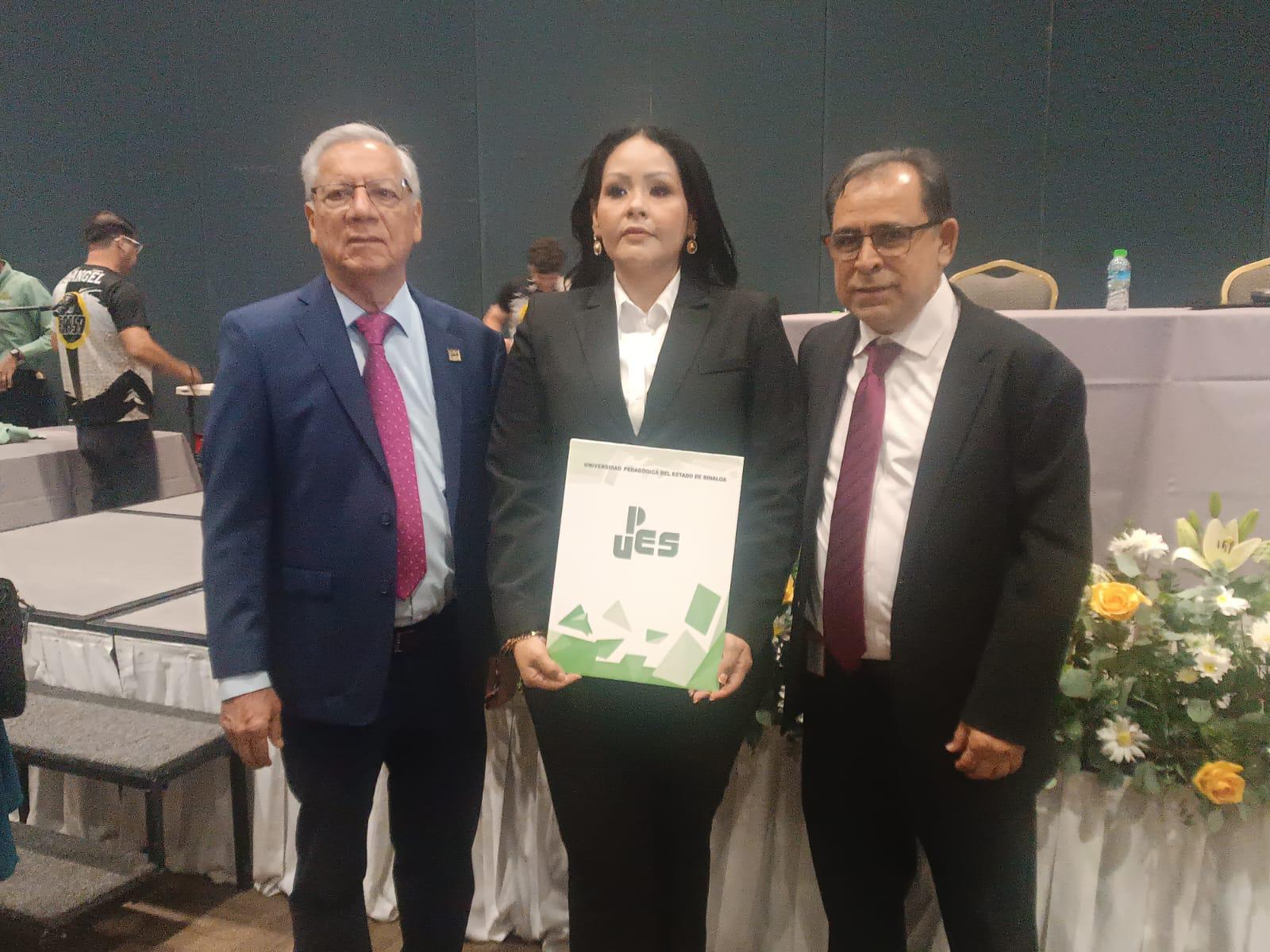 $!El rector de UPES Mazatlán, Jesús Aarón Quintero Pérez, junto a Milagros Gutiérrez, coordinadora UPES Concordia y Mario Alberto Morales Acosta, director UPES Mazatlán.