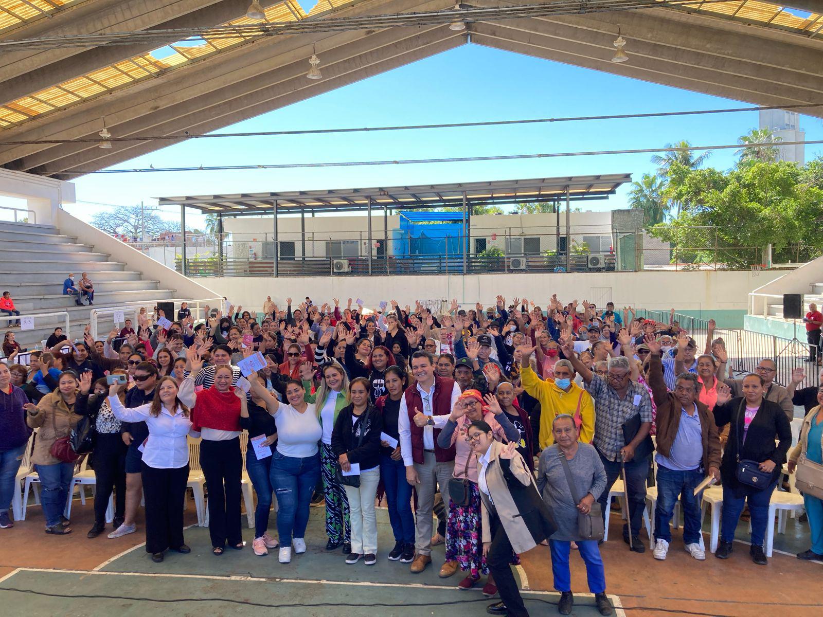 $!Entregan en Mazatlán apoyos a Adultos Mayores y a Madres Solteras Jefas de Familia