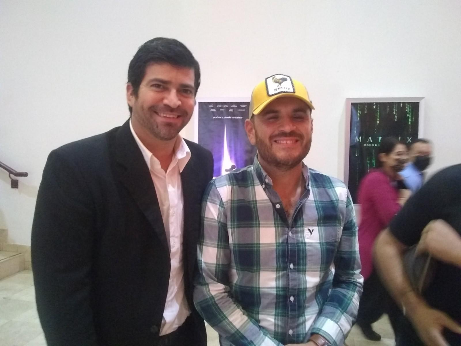 $!Miguel Estrada junto a Alfredo Ríos “El Komander”.