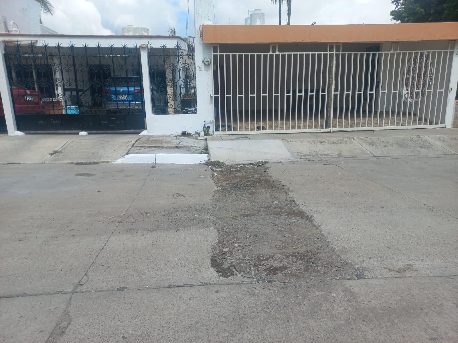 $!Cráteres de Jumapam y de torres condominales acaban calles de Gaviotas: Vecinos