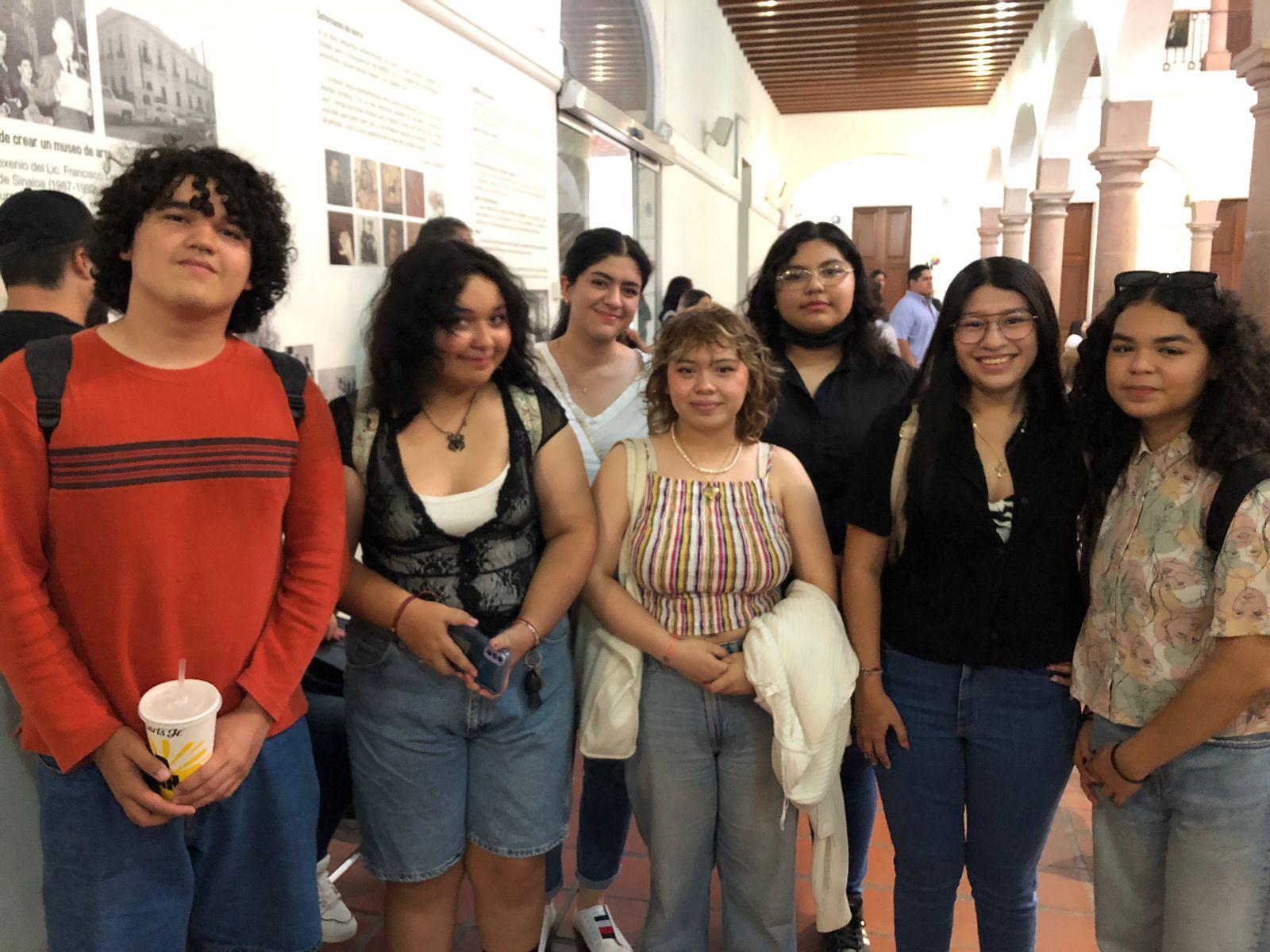 $!Estudiantes de diversas preparatorias de la UAS acuden a disfrutar del concierto.