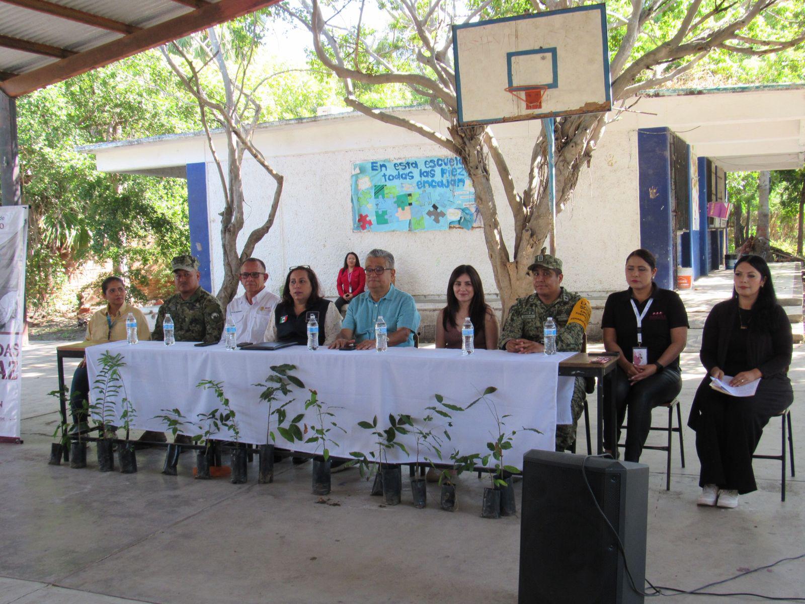 $!Se suma Secundaria Solidaridad a jornada de Arborización y Limpieza Escolar