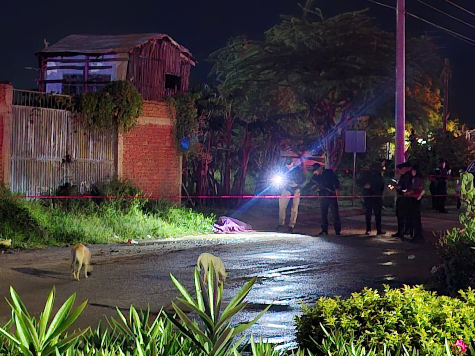 $!Asesinan a balazos a conductor de una camioneta en la Nuevo Milenio, en Mazatlán