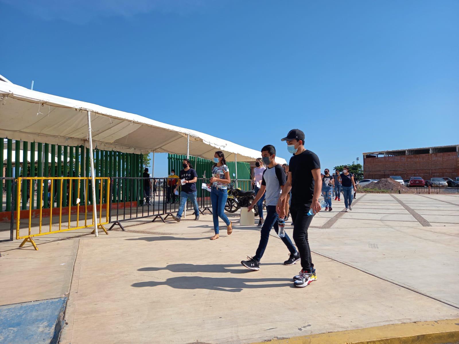 $!Crece interés de jóvenes en Culiacán por recibir la vacuna contra el Covid-19