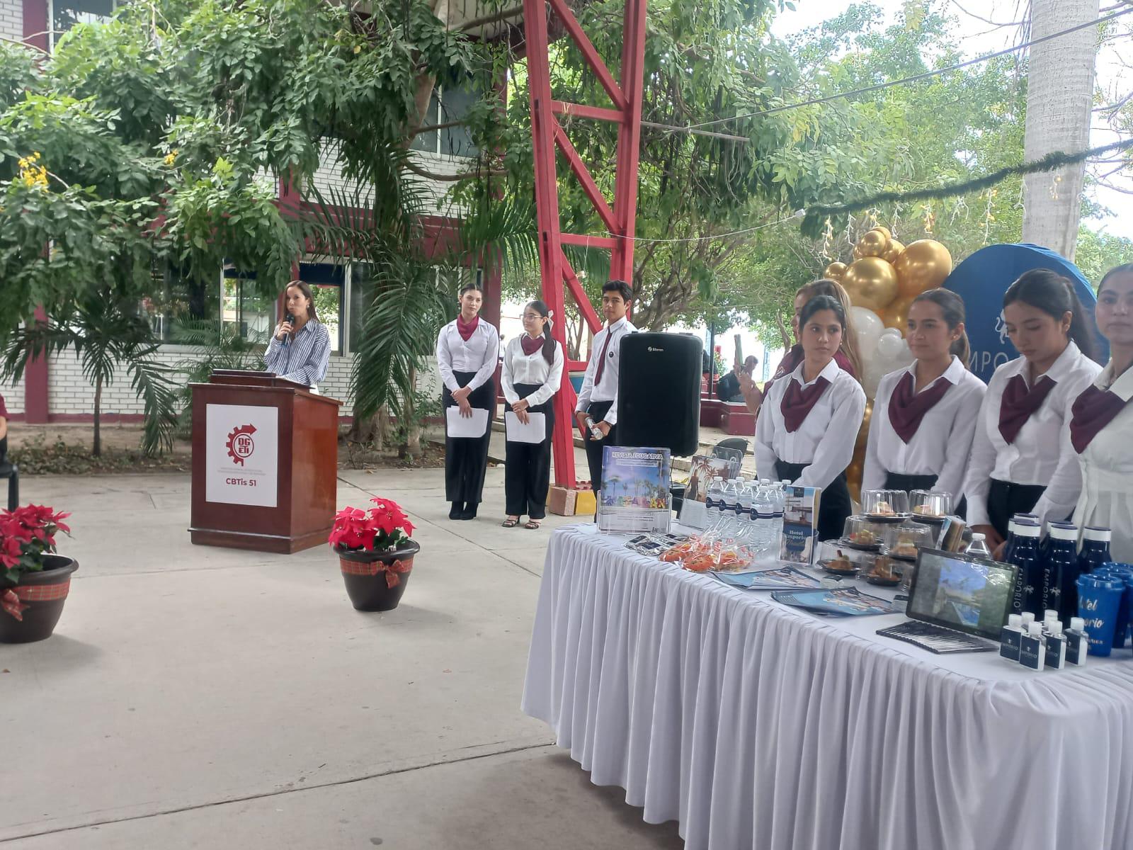 $!Cbtis 51 gradúa a 81 estudiantes en la VIII Feria Turística Hotelera