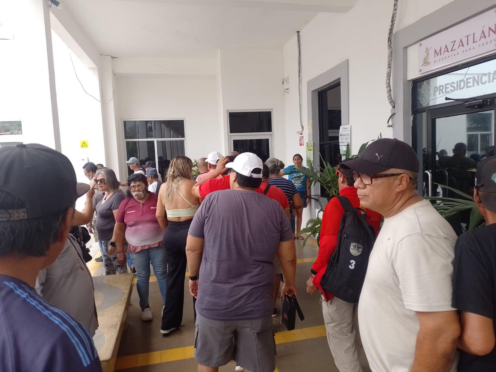 $!Reclaman policías jubilados de Mazatlán trato ‘parejo’ en incentivos