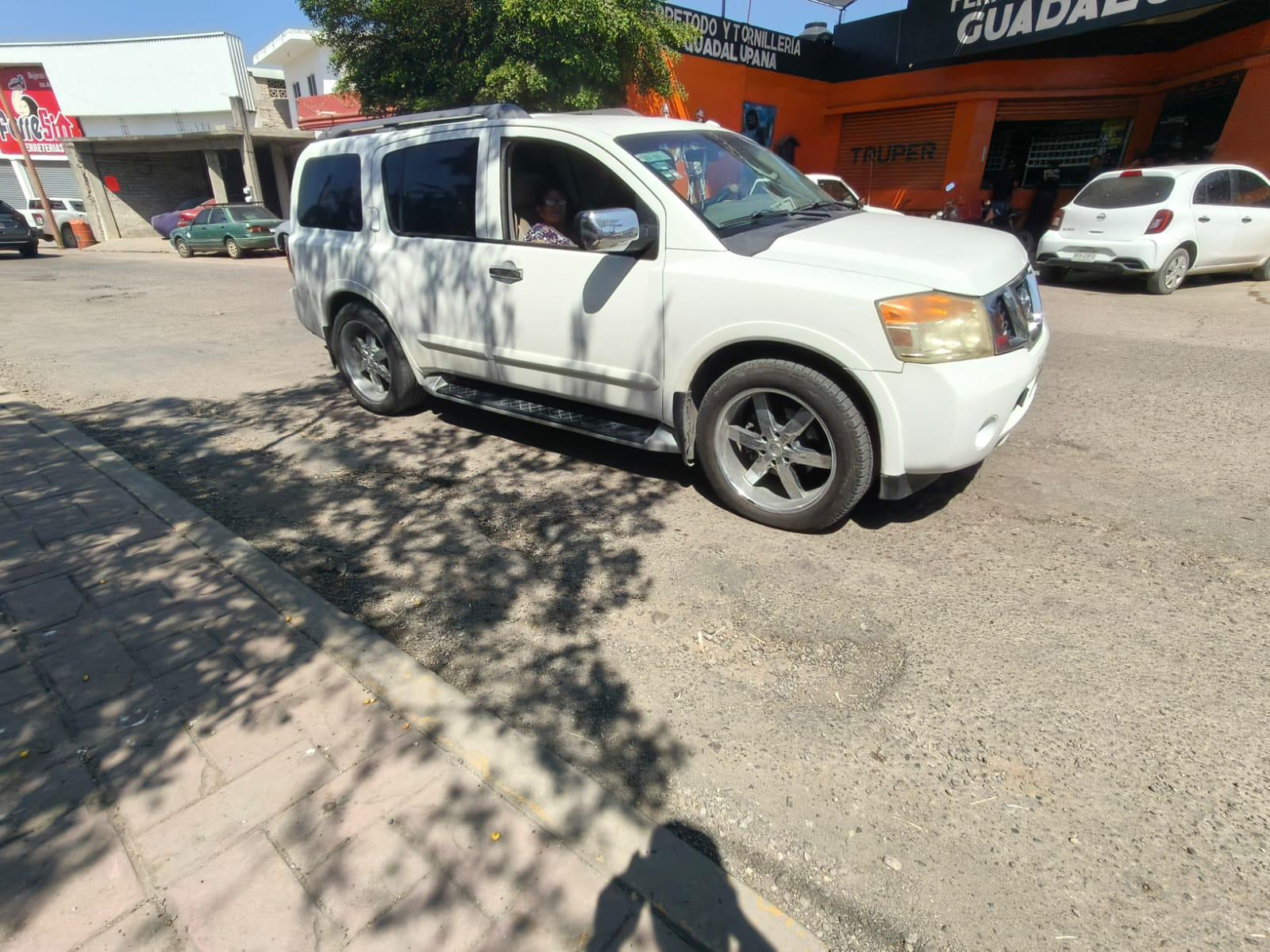 $!Dos vialidades en mal estado reciben a visitantes de El Rosario