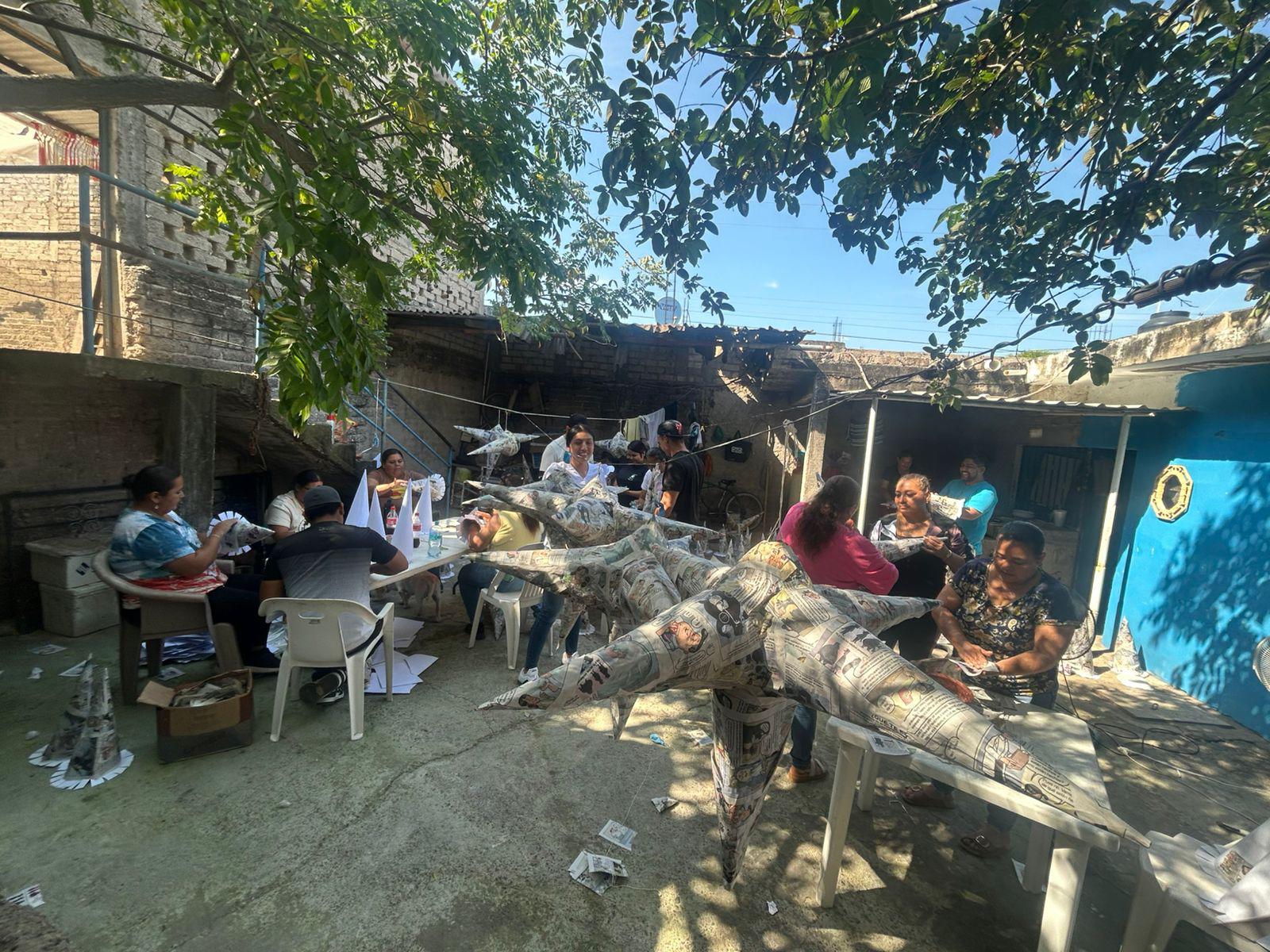 $!Servidores de la Nación en Rosario realizan piñatas para intercambiarlas por dulces