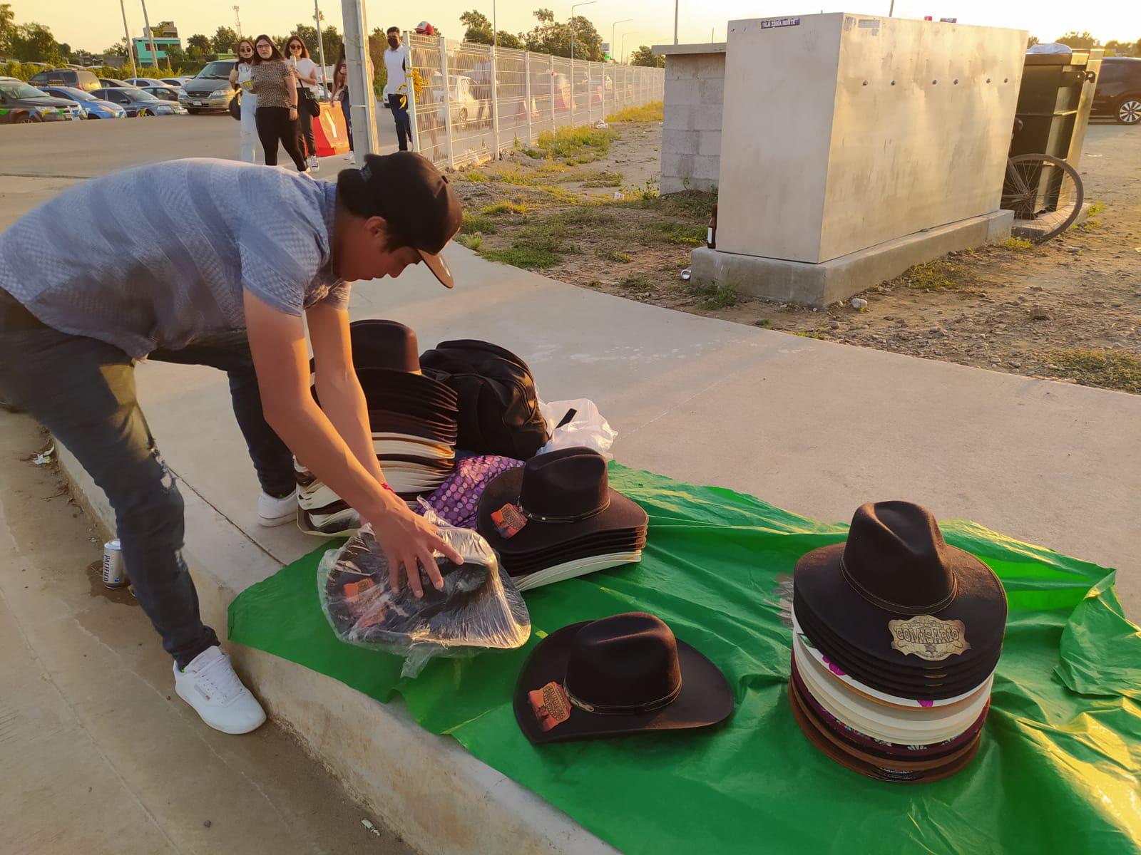 $!Mazatlecos se vuelcan al Kraken para escuchar a Christian Nodal