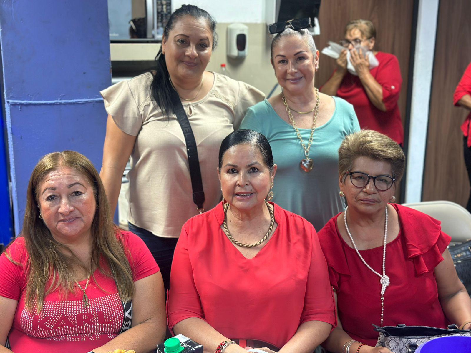 $!Verónica y Lorena Jáuregui, Patricia Jáuregui, Trini Valencia y María Robles.
