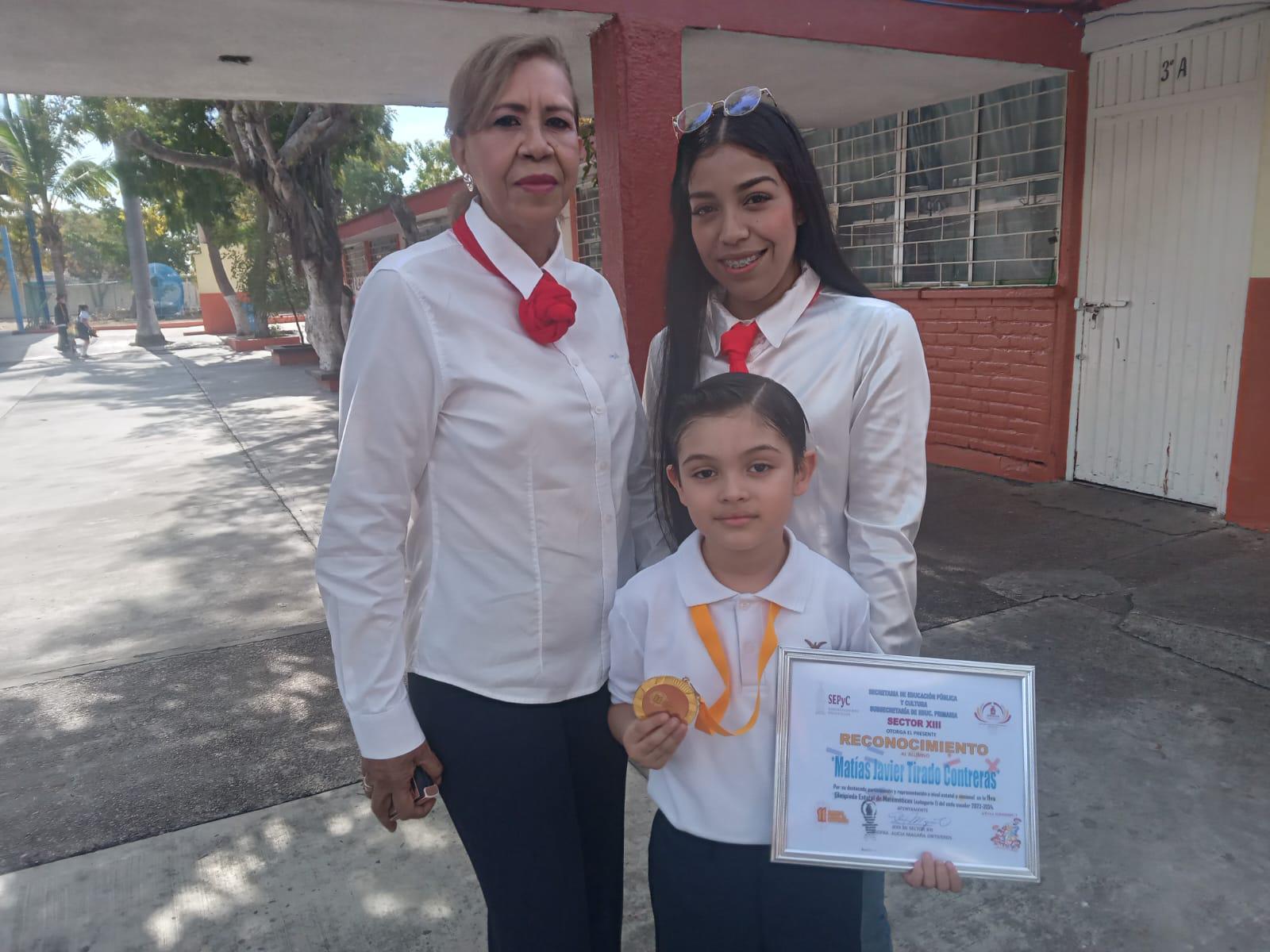 $!Reconocen a alumno de Mazatlán que representará a Sinaloa en Olimpiada de Matemáticas