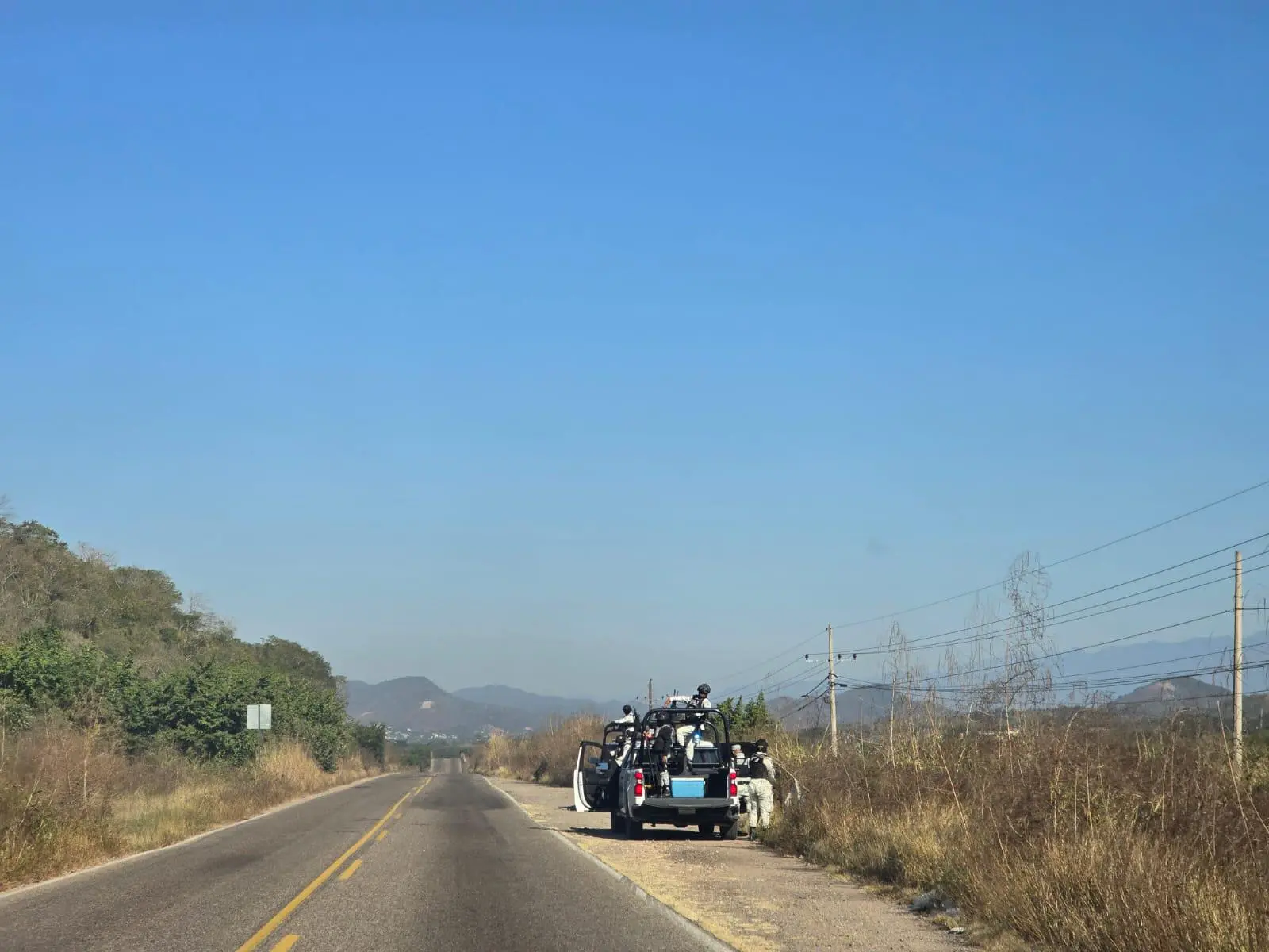 $!Viajeros se quedan varados en Rosario tras enfrentamientos y bloqueos en Escuinapa
