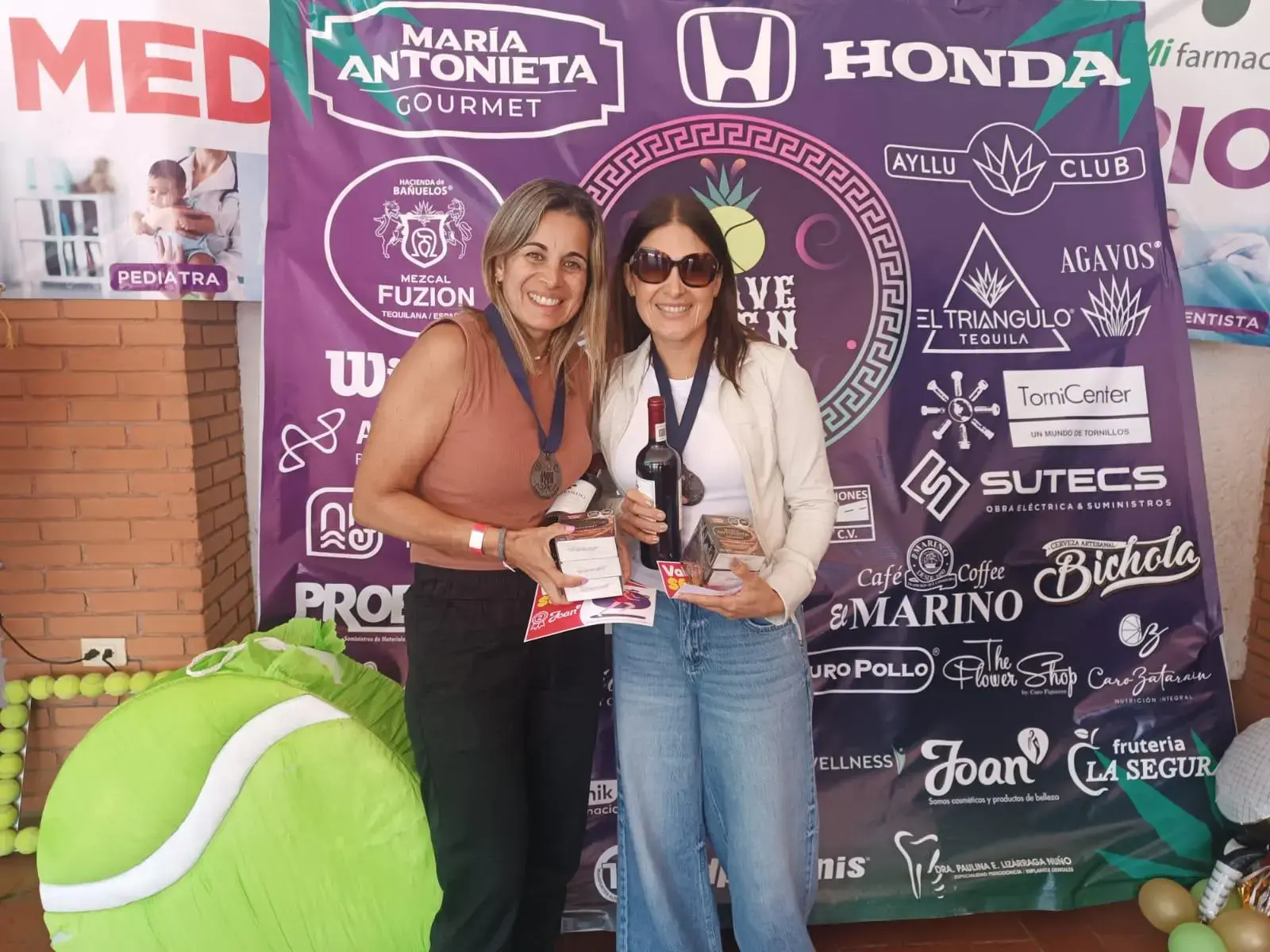 $!Ana Victoria Abreu y Mónica Martínez, de Monterrey, fueron subcampeonas en la categoría D.