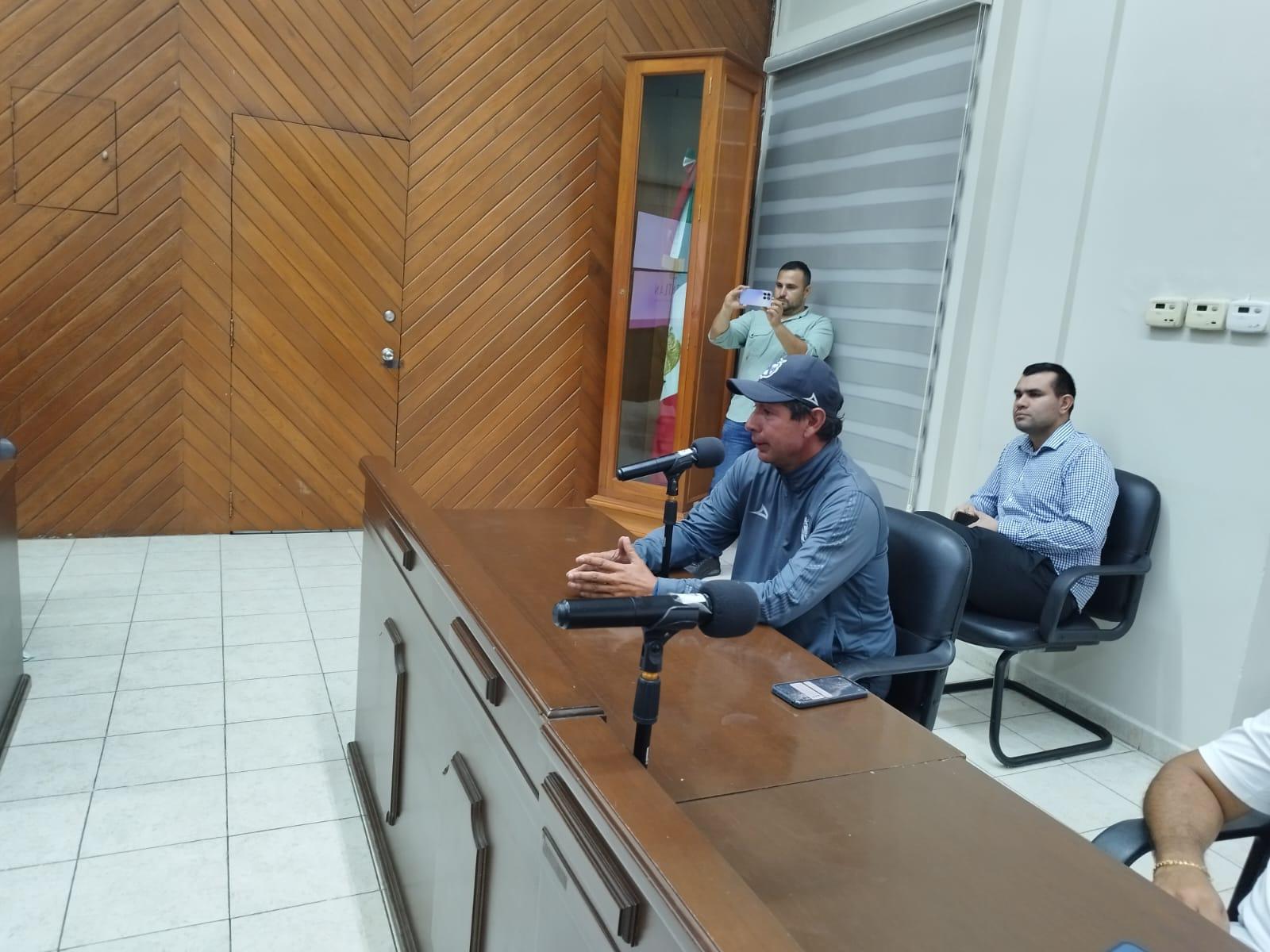 $!Proponen nombrar campo de futbol en Mazatlán en honor al profesor Cesáreo Álvarez González