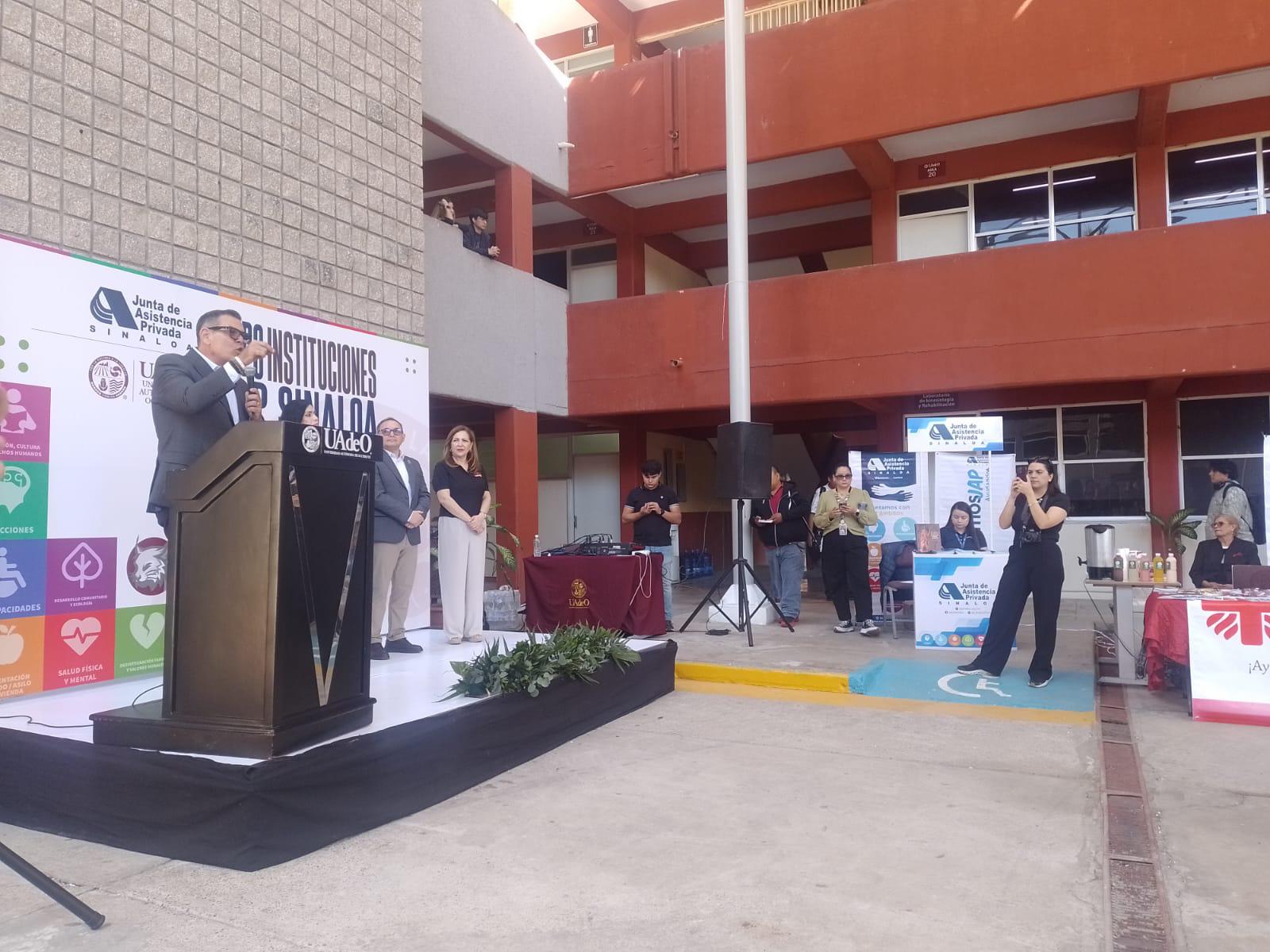 $!Rector de la UAdeO llama a estudiantes que aprovechen su energía y creatividad para sumarse a labores altruistas