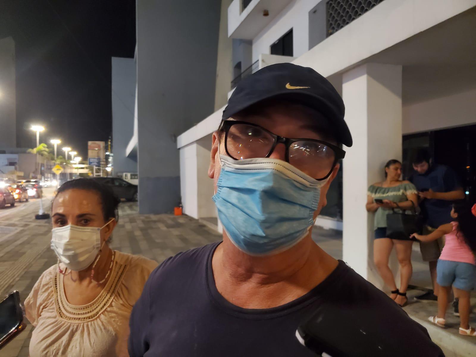 $!Protestan por paso peatonal elevado en la Zona Dorada de Mazatlán; solo beneficia a hotel, aseguran