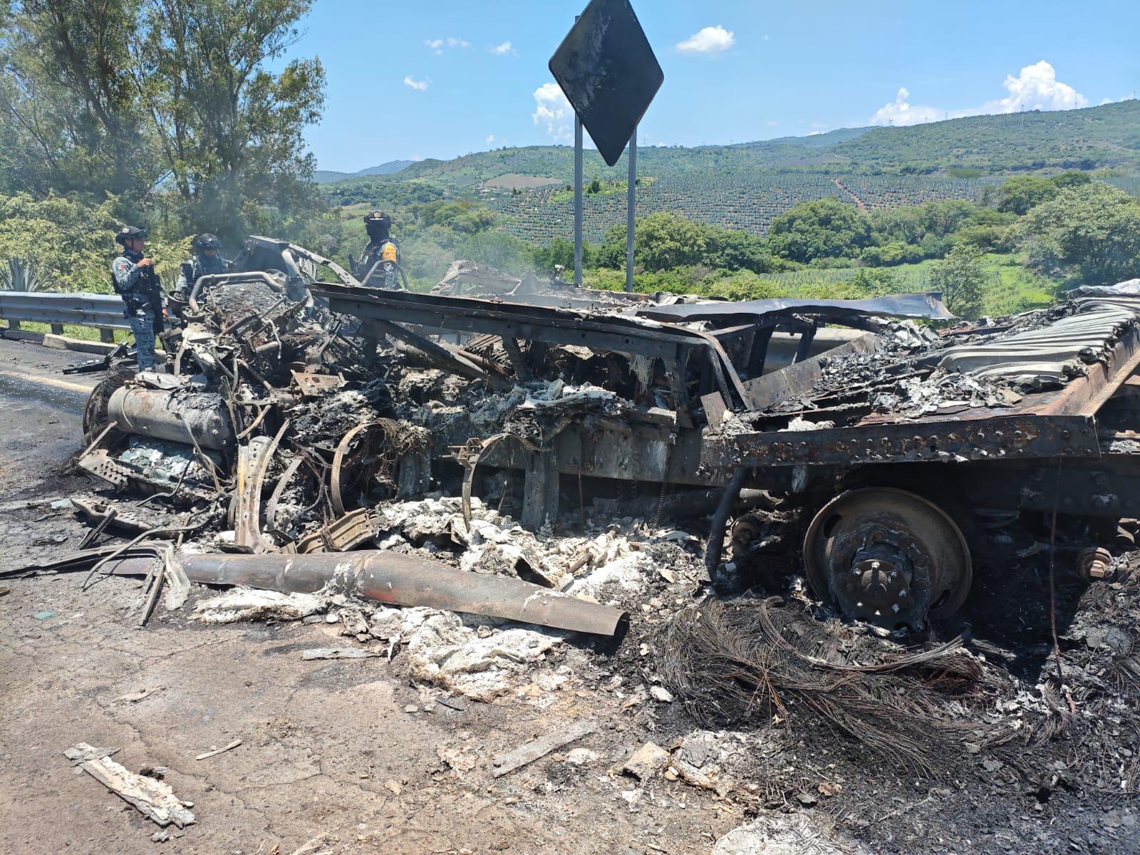 $!Mueren 10 personas tras choque e incendio de vehículos en carretera Tepic-Guadalajara