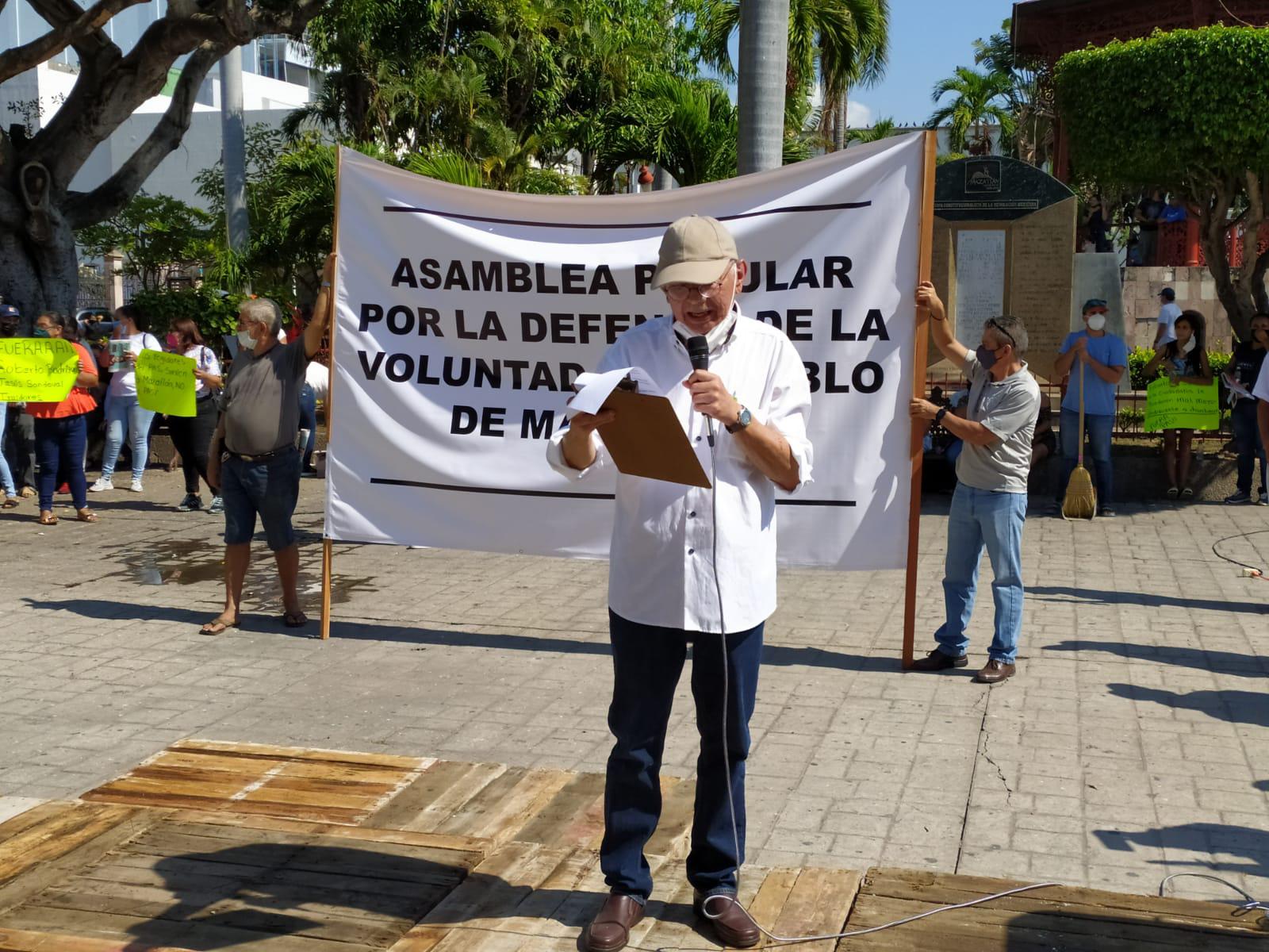 $!Morenistas de Mazatlán protestan contra el PAS de Cuén