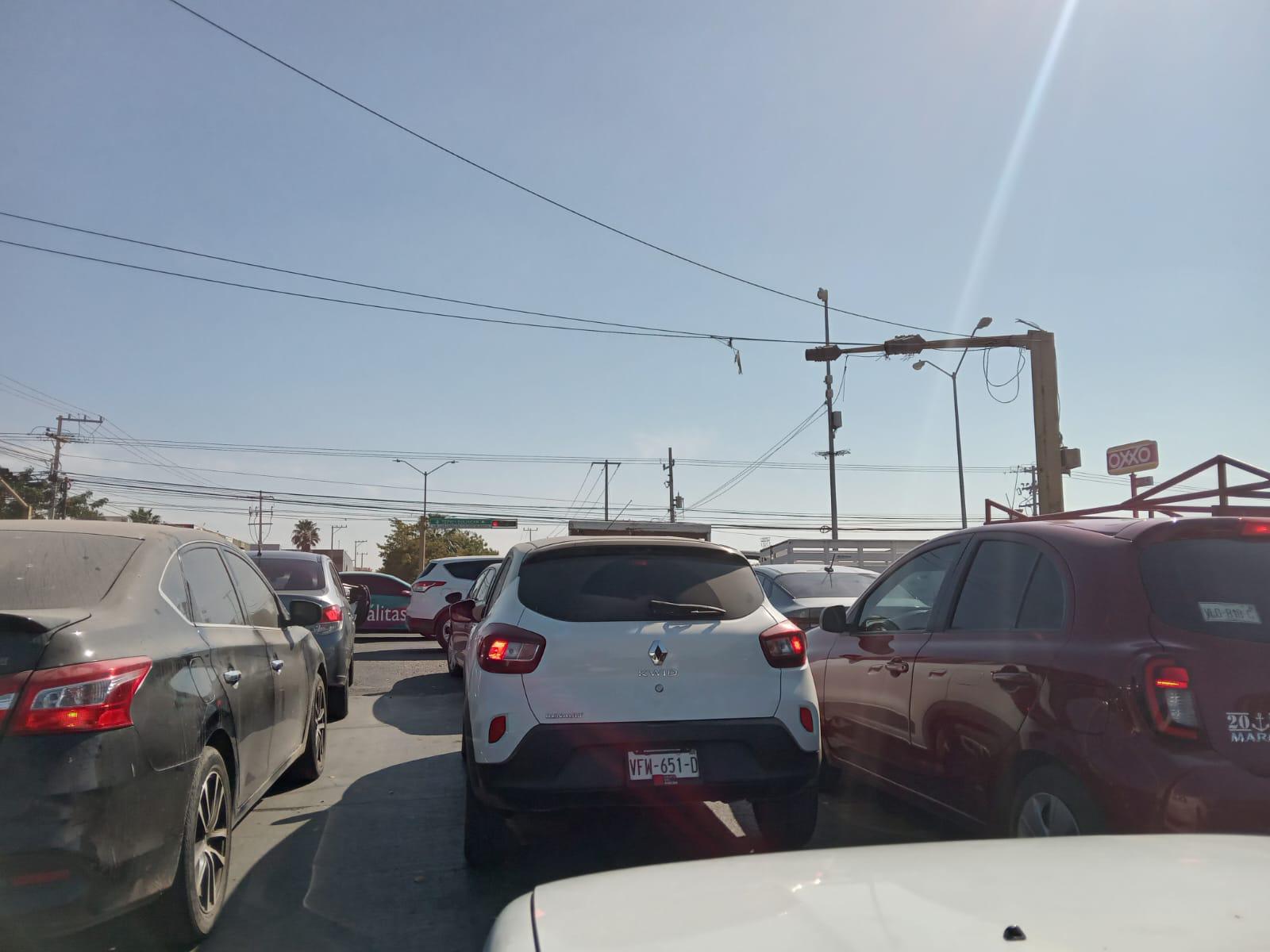 $!Colapsa el tráfico por inicio de construcción de puente entre Colosio y Múnich, en Mazatlán