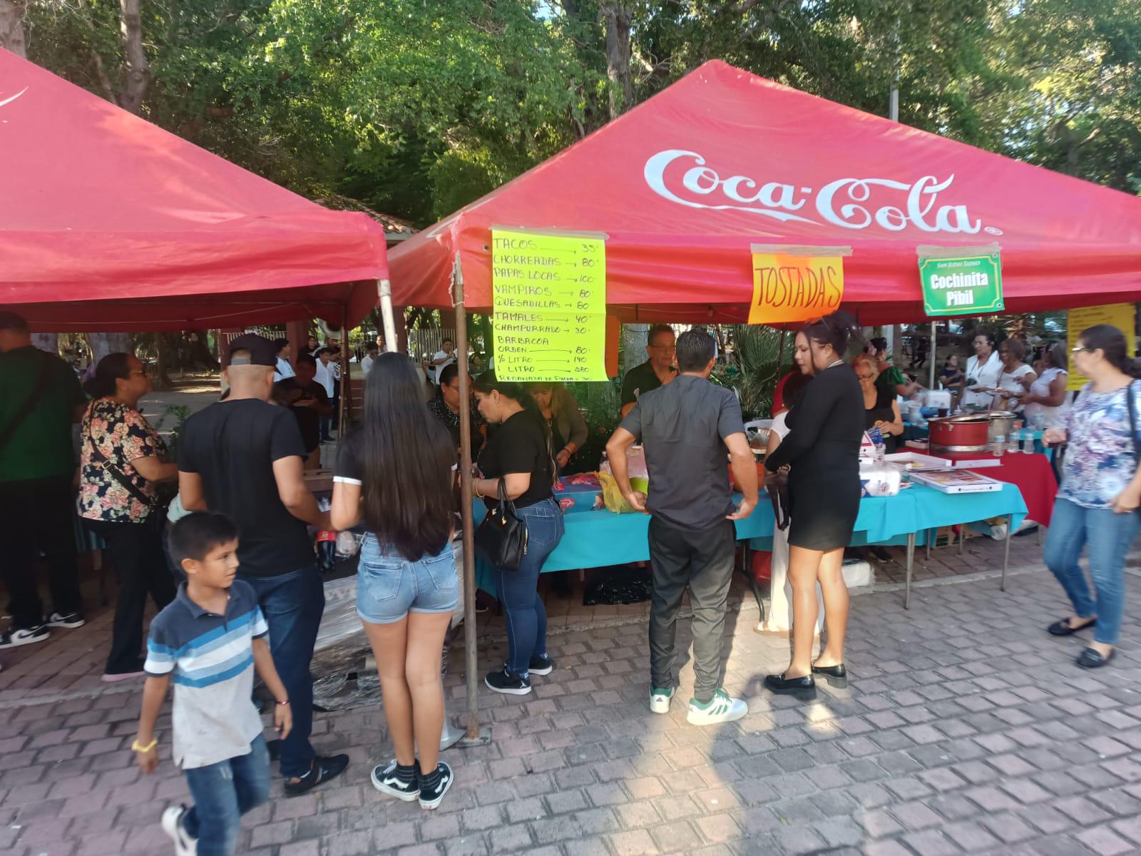 $!Conviven devotos a San Judas Tadeo en kermés gastronómica, en Mazatlán