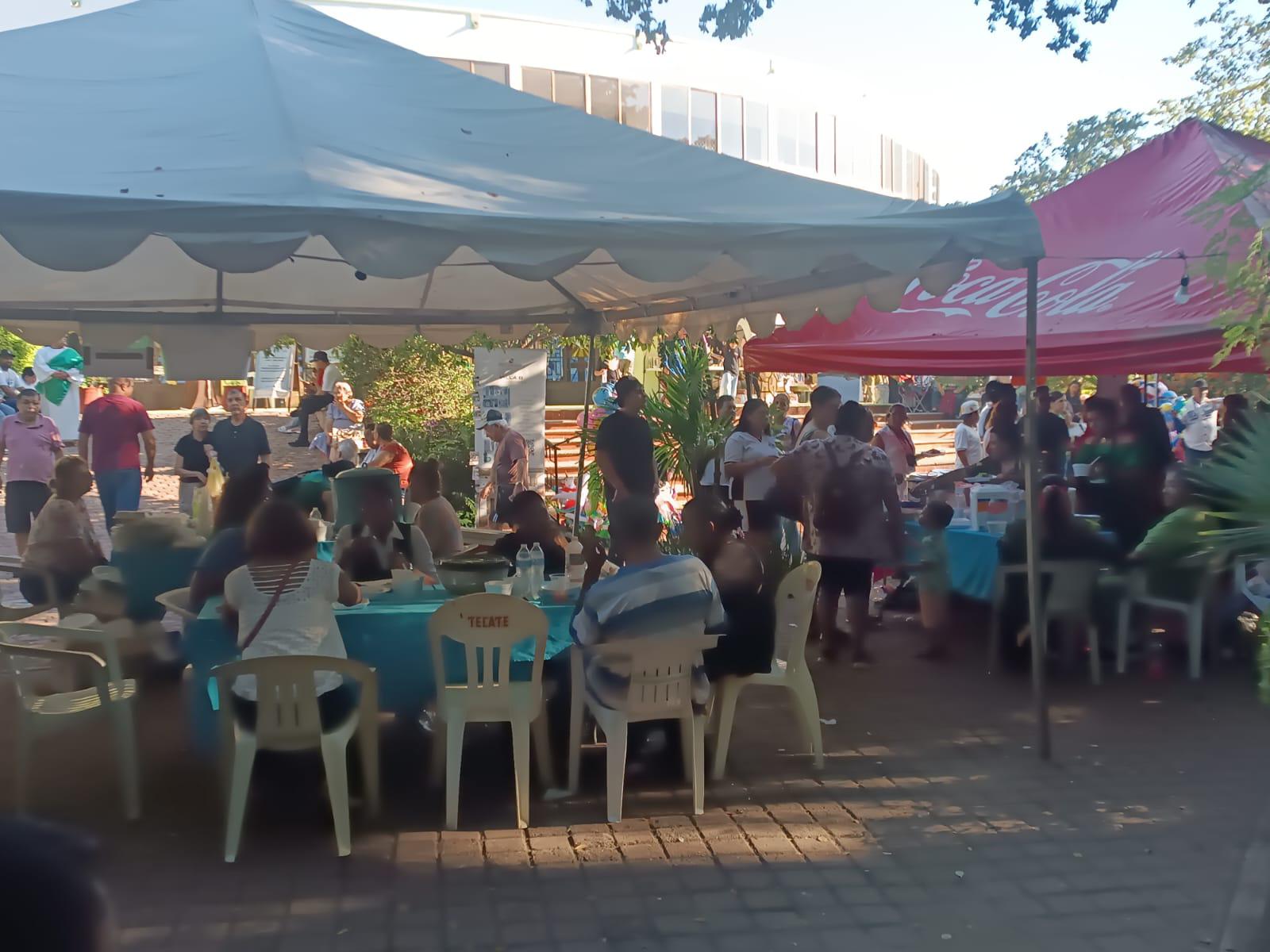 $!Conviven devotos a San Judas Tadeo en kermés gastronómica, en Mazatlán