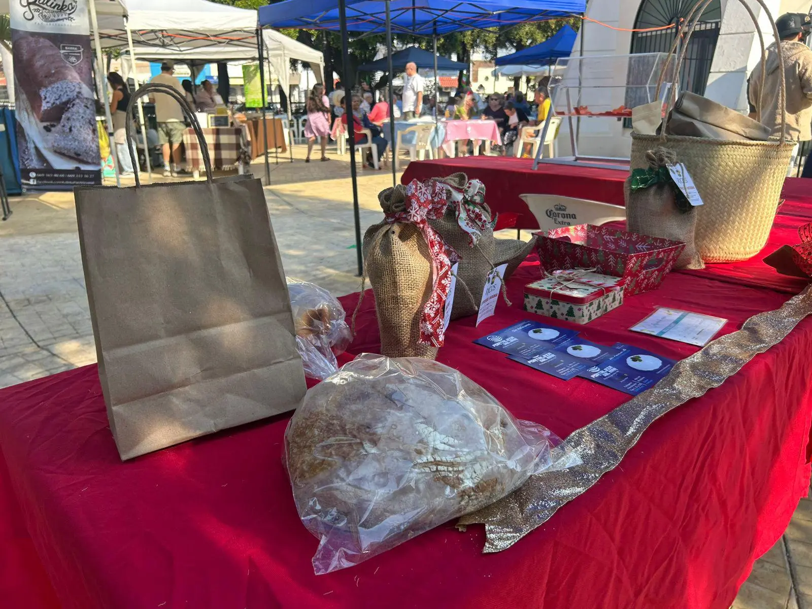 $!Disfrutan chicos y grandes de posada navideña en el Mercado Orgánico de Mazatlán