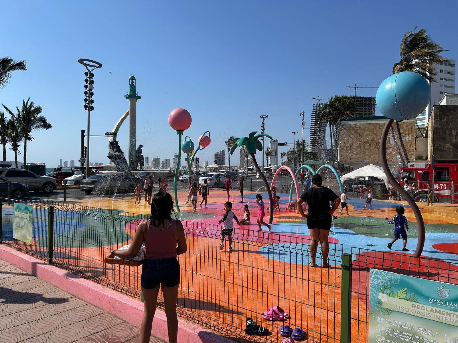 $!Disfrutan niños de sus vacaciones de Semana Santa en el Oasis Interactivo de Mazatlán
