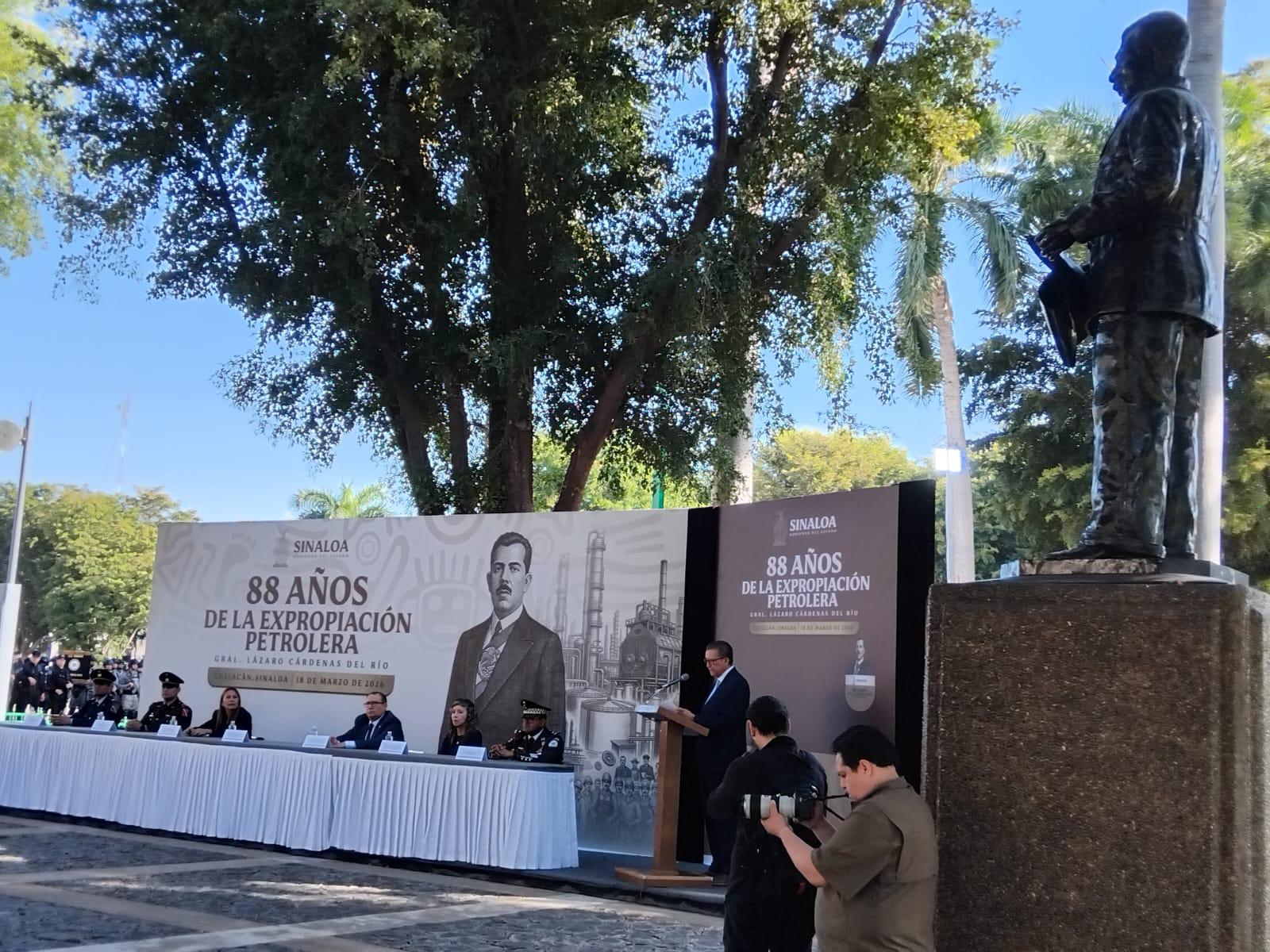 $!Conmemoran la Expropiación Petrolera con acto cívico en Palacio de Gobierno, en Sinaloa