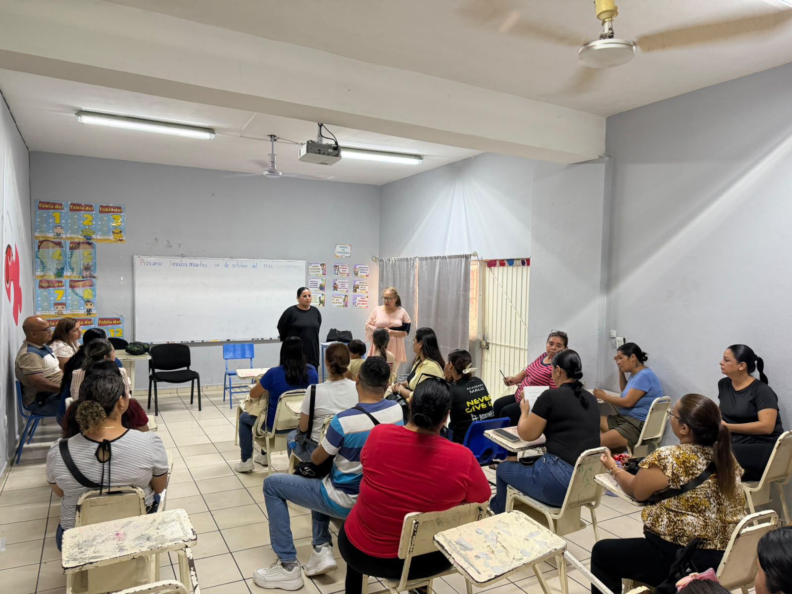 $!Demandan padres de familia rendición de cuentas en primaria de El Rosario