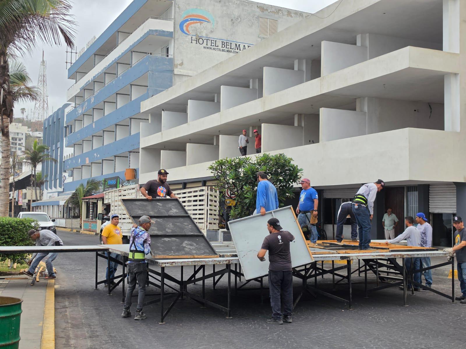 $!Cierran el Paseo Olas Altas a la circulación vehicular por evento Amamos el Futbol, Amamos Mazatlán