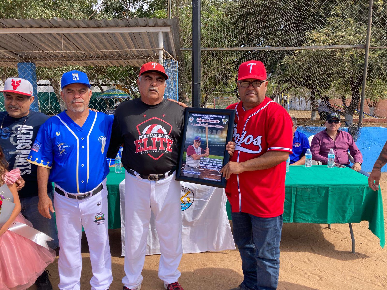 $!Cantan transportistas el playball en Club Polluelos
