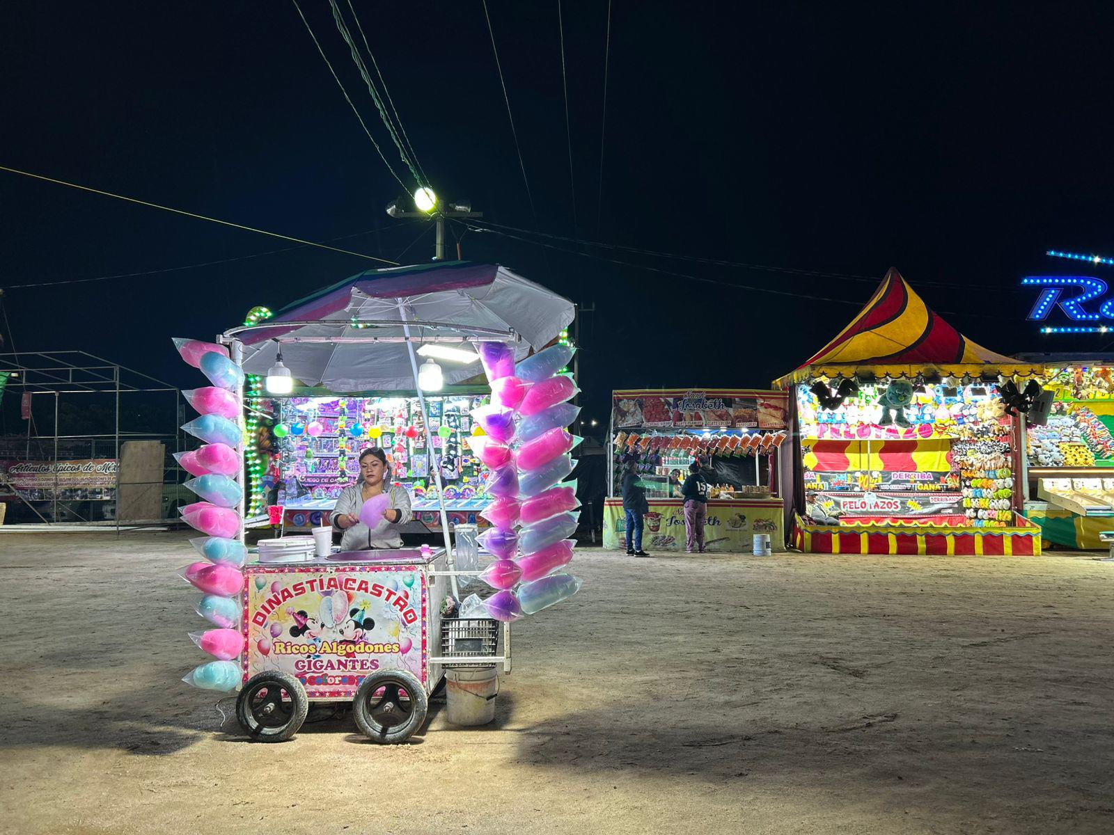 $!Arranca la Verbena Popular 2025 en Culiacán con Villa Navideña