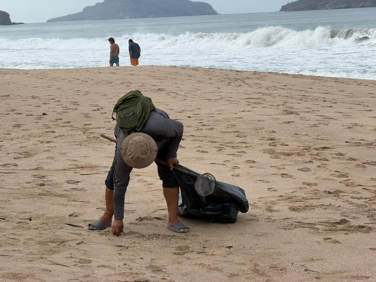 $!Realizan jornada de limpieza en playas de Cerritos de cara al periodo vacacional