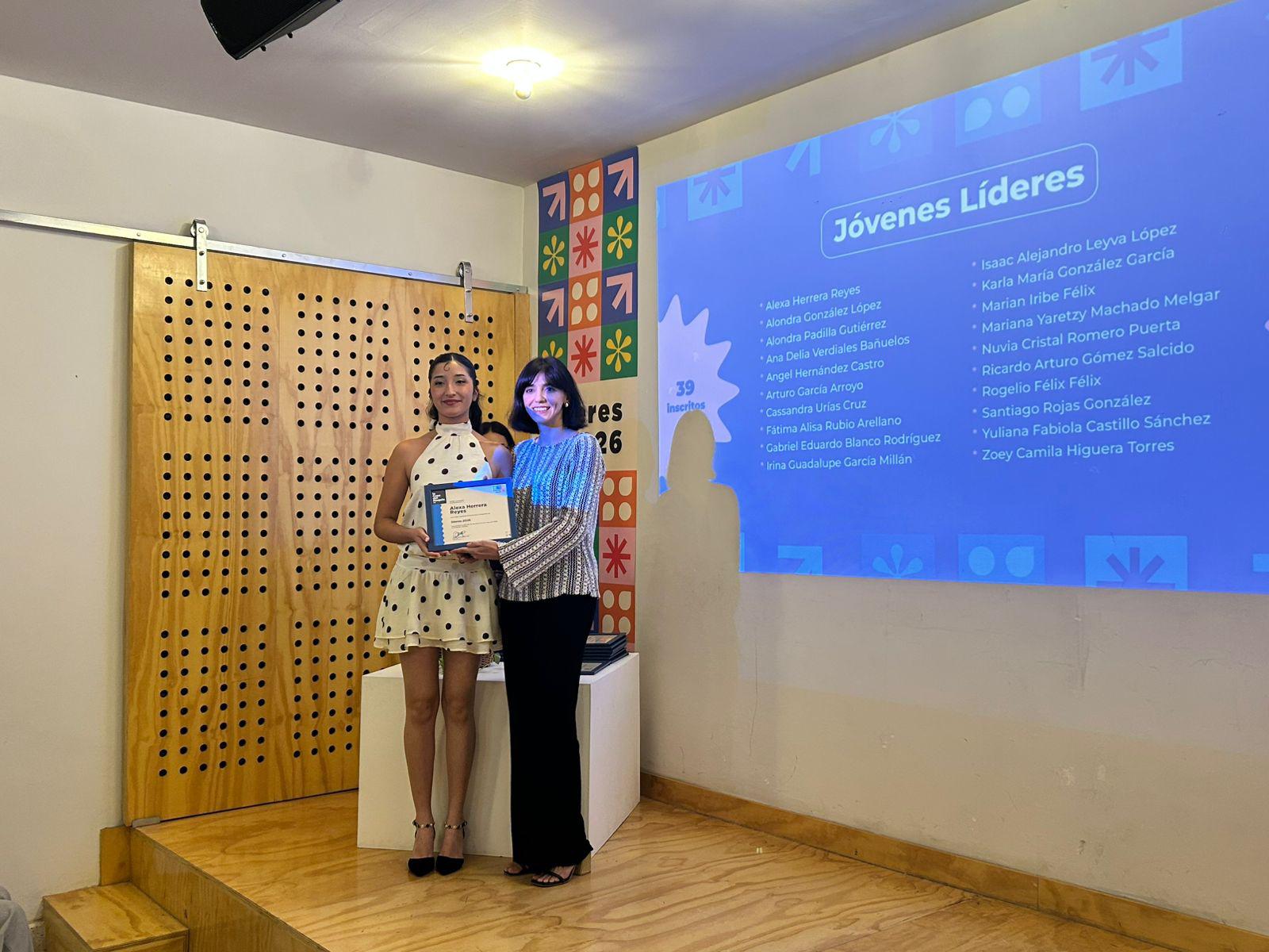 $!Concluyen jóvenes ciclo en programa ‘Líderes 2026’ en la Casa del Maquío