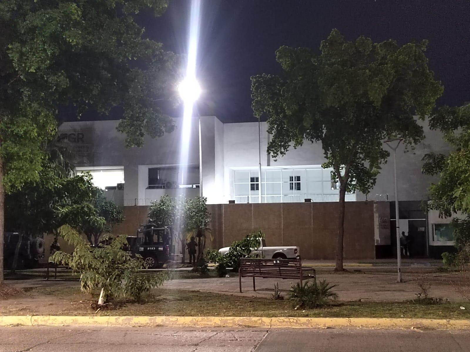 $!Ejecutan fuerte operativo en Los Mochis por traslado de detenidos en enfrentamiento a balazos de La Brecha, Guasave