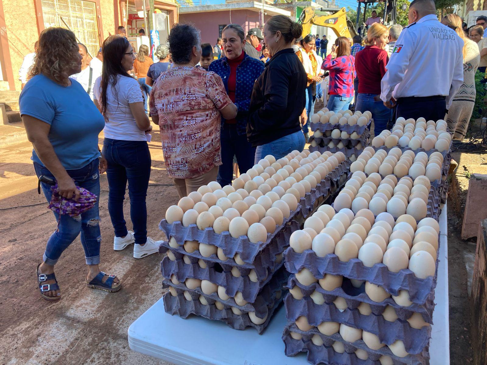 $!¡Por fin tendrán pavimento! rehabilitarán calle en la Flores Magón