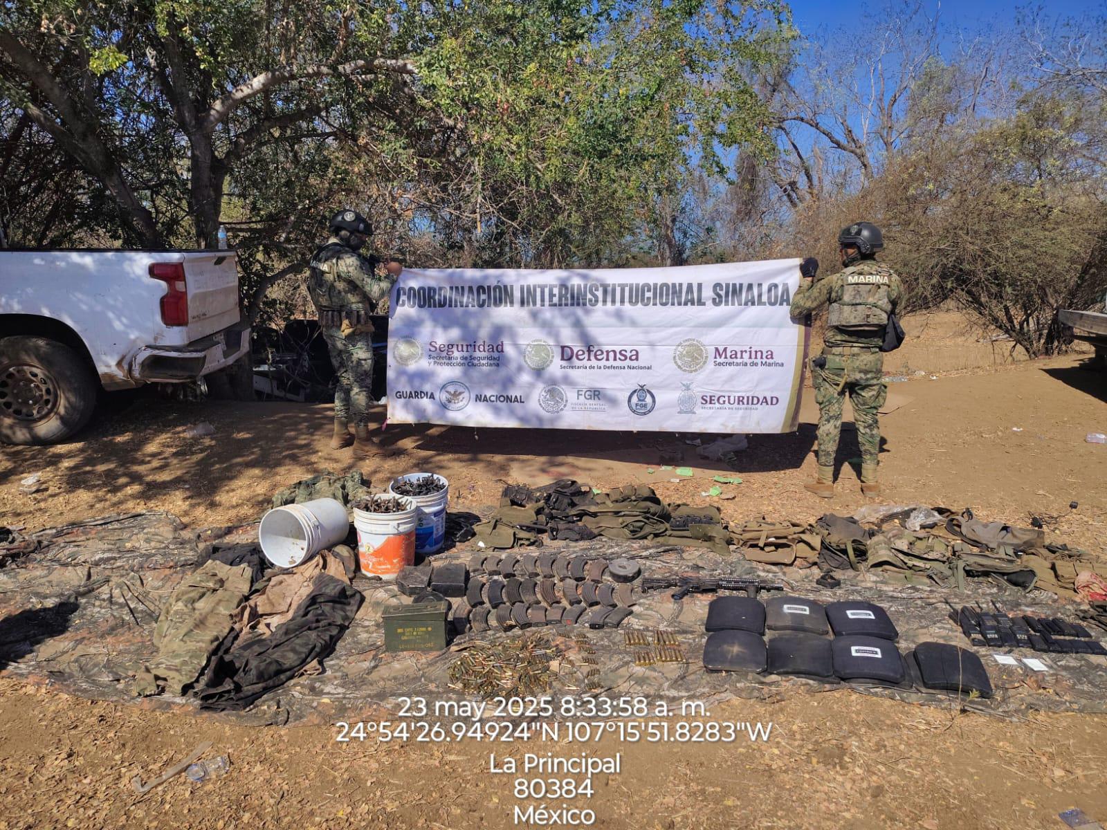 $!Detiene Marina a cinco civiles y asegura vehículos, arsenal y municiones en Culiacán