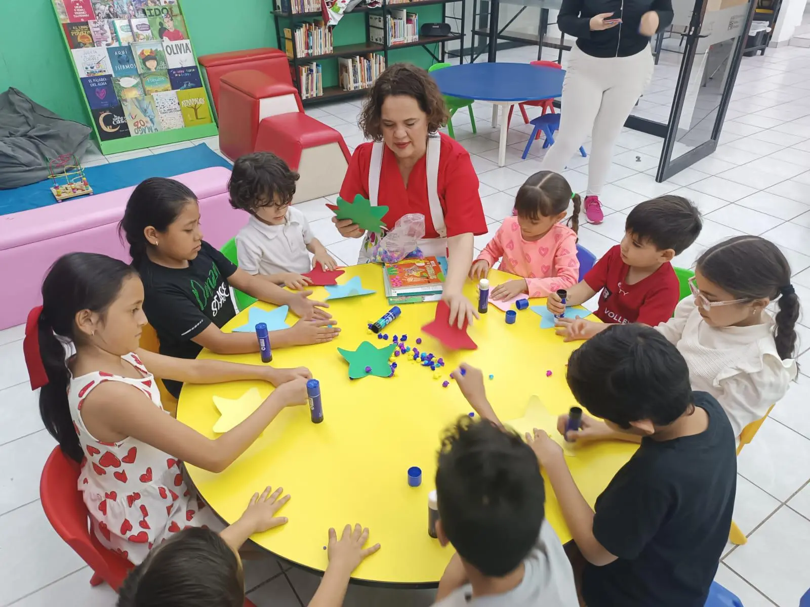 $!Al final de la lectura hicieron actividades creativas.