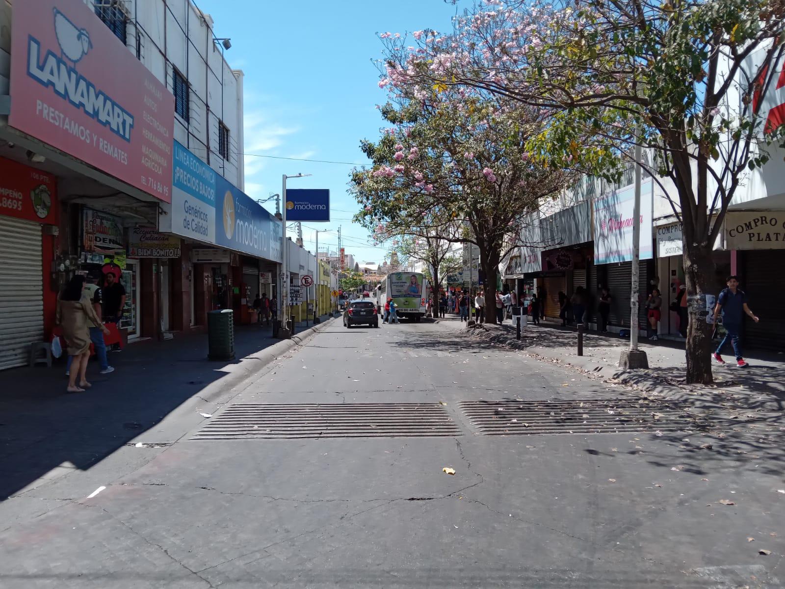 $!Calles de Culiacán lucen semivacías en Domingo de Pascua