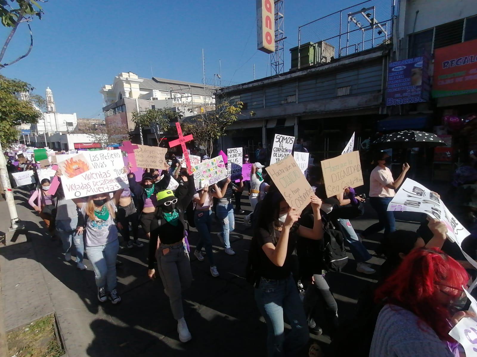 $!En Culiacán, marchan para conmemorar el Día Internacional de las Mujeres