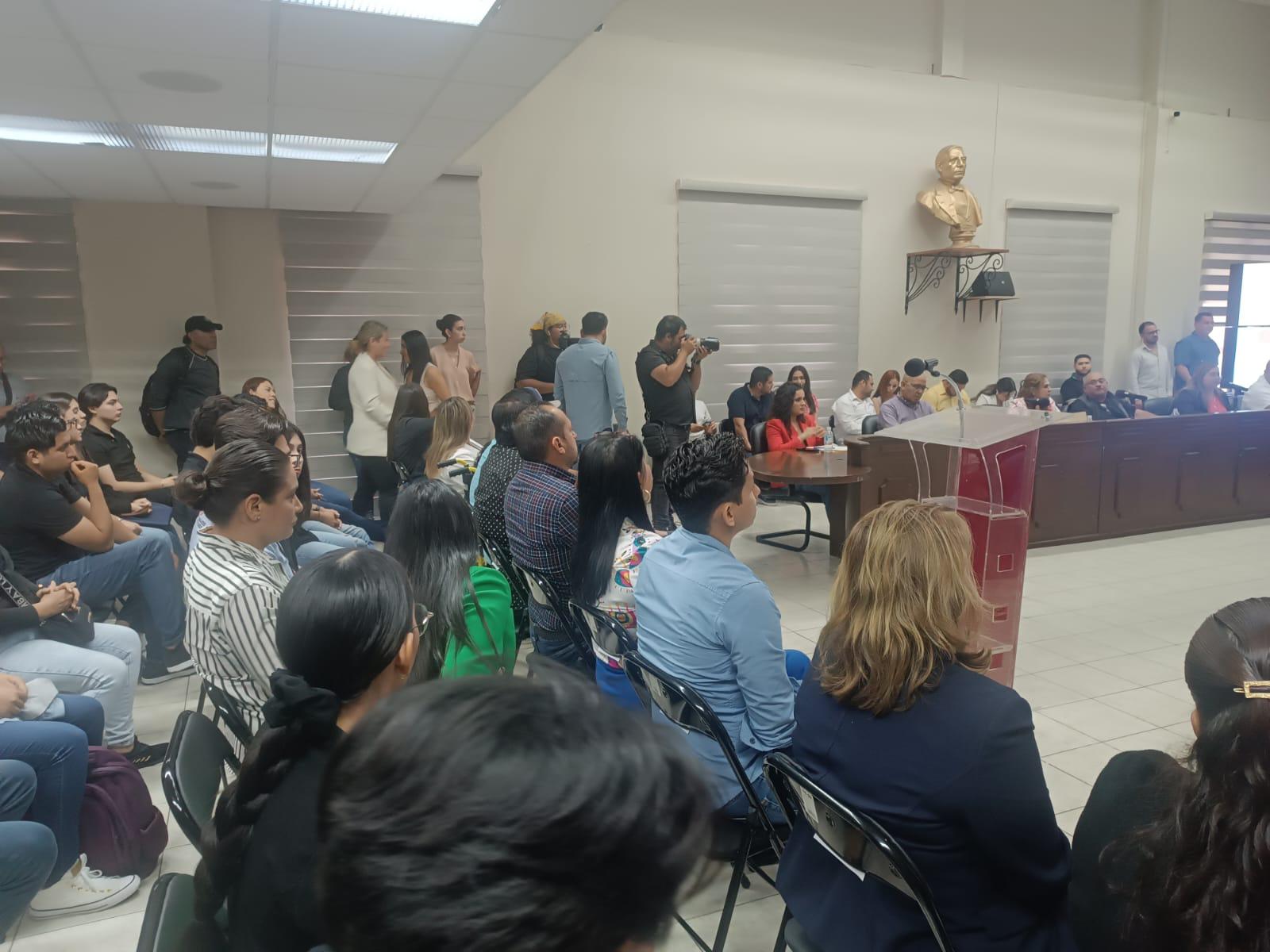 $!Pavimentación de calles, obras en escuelas y un Polideportivo, piden ciudadanos en Cabildo Abierto de Mazatlán