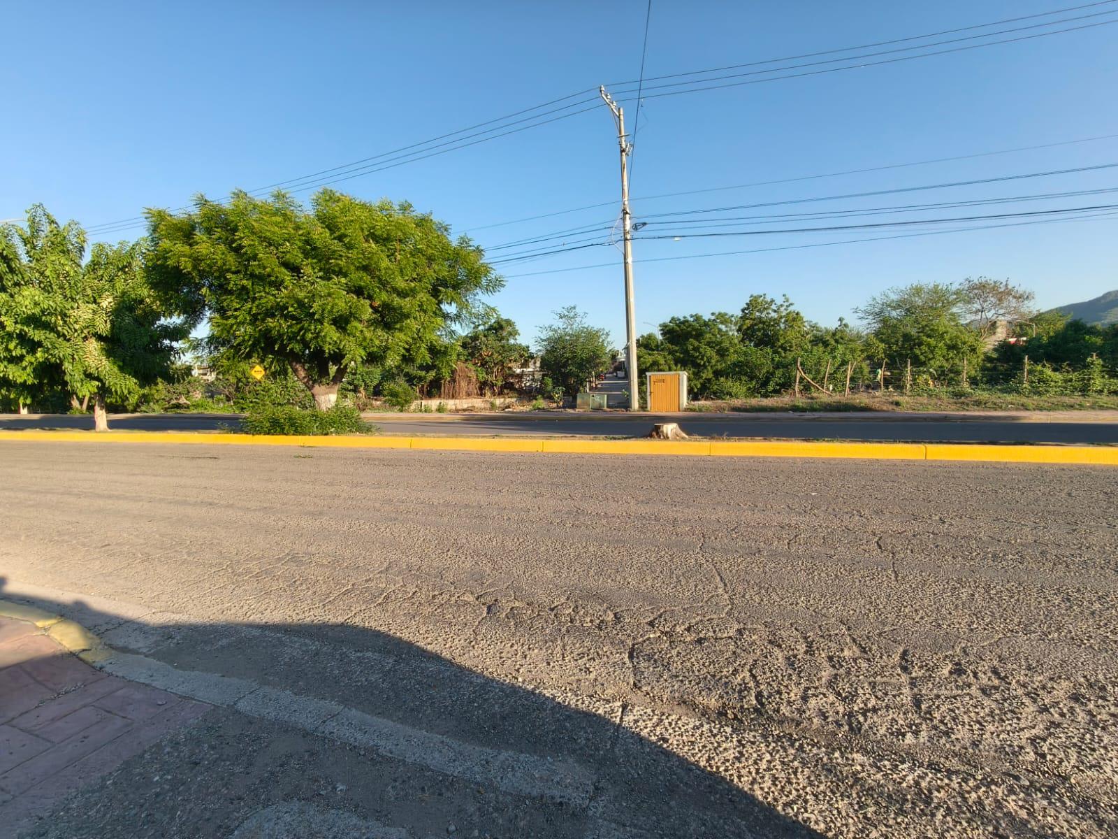 $!Dos vialidades en mal estado reciben a visitantes de El Rosario