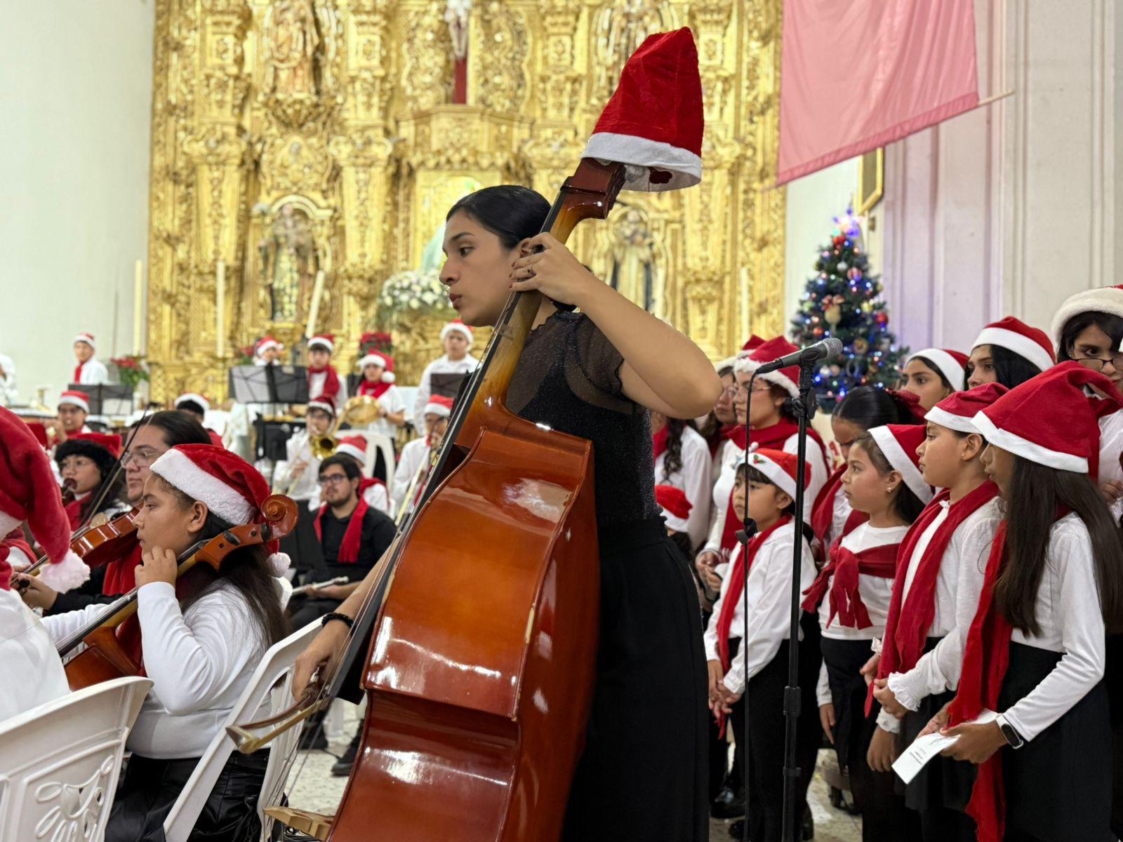 $!Orquesta Sinfónica Raíces de Plata y Coro Lola Beltrán realizan tradicional concierto navideño en Rosario