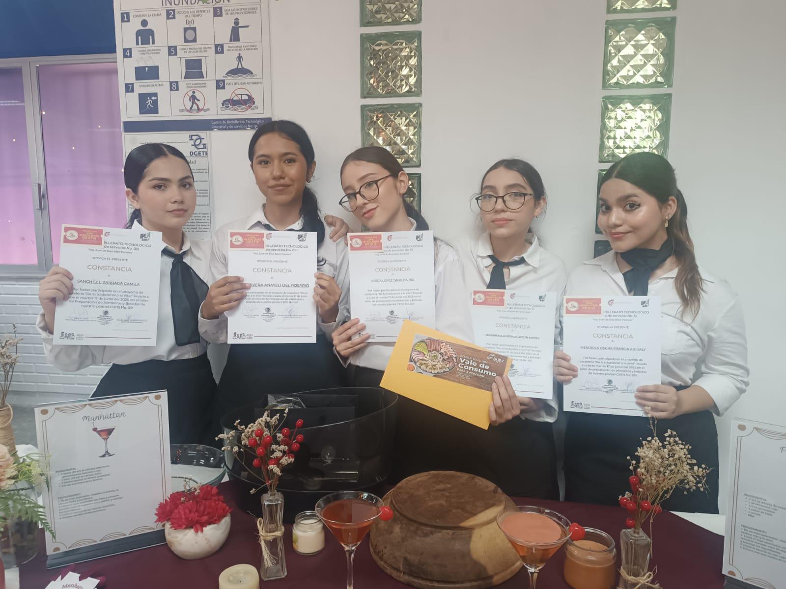 $!Triunfa equipo 10 ‘Pink Sunrise’ en concurso de coctelería en Cbtis 51