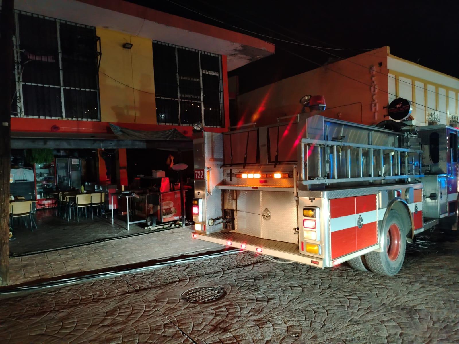 $!Se registra incendio en local de sushi en El Rosario