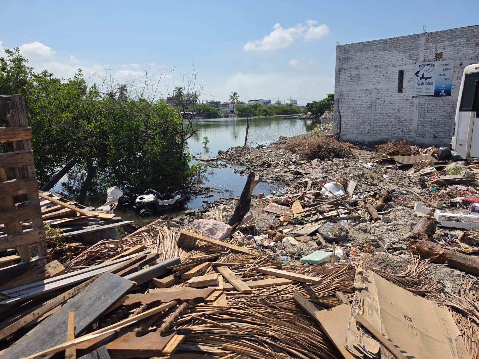 $!Se mantiene el relleno ‘hormiga’ sobre el Estero del Infiernillo, en Mazatlán
