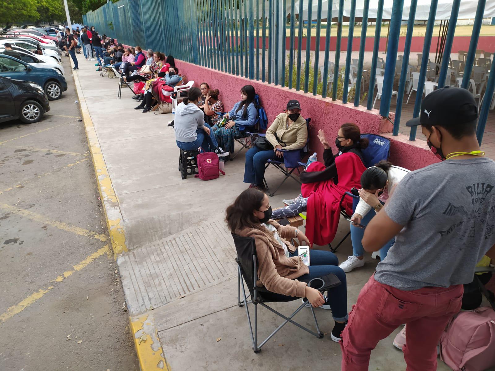 $!Abren Polideportivo de la UAS en Mazatlán para vacunar contra el Covid a adolescentes