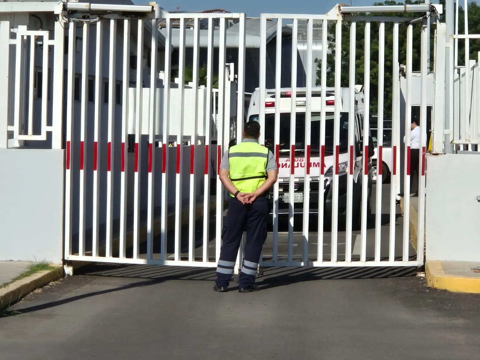 $!Trasladan a Texas a menor con quemaduras por accidente con gasolina en Culiacán