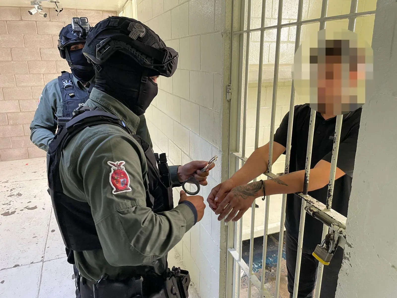 $!Detienen a hombre por robo de vehículo y aseguran 7 unidades entre Culiacán y Eldorado